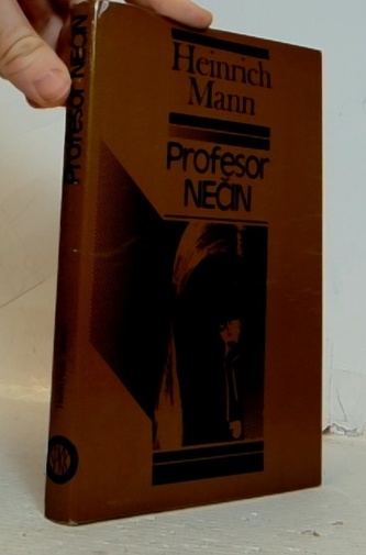 profesor nečin