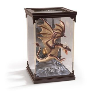 Harry Potter: Magical Creatures Drak maďarský trnoocasý 18 cm Harry Potter: Magical Creatures Drak maďarský trnoocasý 18 cm