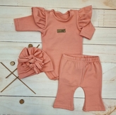 Body s volánky, legíny do zvonu a čepička, 3D, bavlna, meruňková, vel. 62; 62 (2-3m)