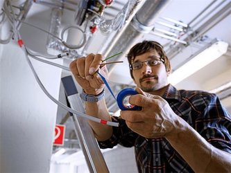 Izolační páska "Professional 53988", bílá, 19 mm x 20 m, TESA