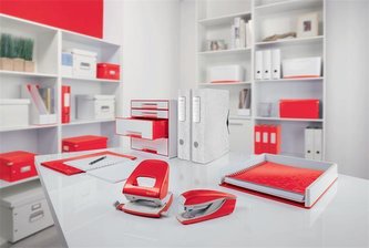 Děrovačka "Nexxt Wow", červená, 30 listů, LEITZ 50081026