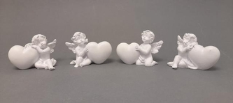 Anděl sedící se srdcem