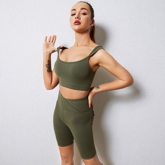 Sportovní set s krátkými legínami a kapsami, zelená S