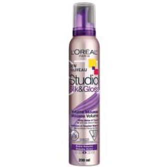L`Oréal Paris Objemová pěna na vlasy Studio Line (Silk&Gloss Volume Mousse) 200 ml woman