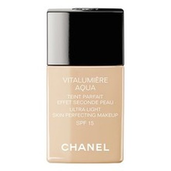 Chanel Rozjasňující hydratační make-up Vitalumiere Aqua SPF 15 (Ultra-Light Skin Perfecting Makeup) 30 ml Rozjasňující hydratační make-up Vitalumiere Aqua SPF 15 (Ultra-Light Skin Perfecting Makeup) 30 ml - Odstín 22 Beige Rosé woman