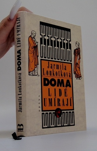 Doma lidé umírají