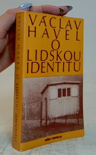 O lidskou identitu