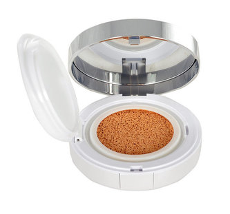 Lancome Revoluční make-up v houbičce (Miracle Cushion Make-Up) 14 g Revoluční make-up v houbičce (Miracle Cushion Make-Up) 14 g - Odstín 03 Beige Peche woman