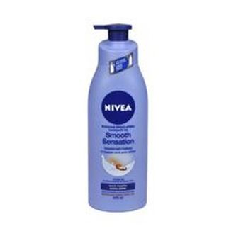 Nivea Krémové tělové mléko pro suchou pokožku Smooth Sensation Krémové tělové mléko pro suchou pokožku Smooth Sensation - Objem 250 ml woman
