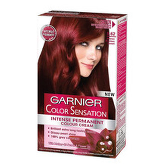 Garnier Přírodní šetrná barva Color Sensation Přírodní šetrná barva Color Sensation - Odstín 4.60 Rubínově červená woman