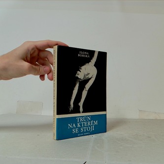 Trůn, na kterém se stojí