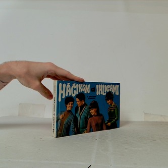 háčikom a ihlicami