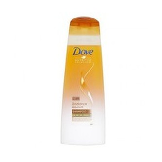 Dove Šampon pro lesk a zářivost suchých a křehkých vlasů (Radiance Revival Shampoo) Šampon pro lesk a zářivost suchých a křehkých vlasů (Radiance Revival Shampoo) - Objem 250 ml woman