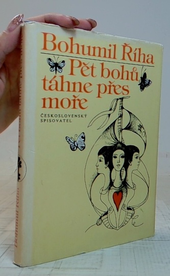 Pět bohů táhne přes moře