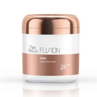 Wella Professionals Intenzivně regenerační maska na poškozené vlasy Fusion (Intense Repair Mask) Intenzivně regenerační maska na poškozené vlasy Fusion (Intense Repair Mask) - Objem 500 ml woman