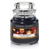 Yankee Candle Aromatická svíčka Classic střední Autumn Night 411 g woman