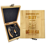 Dárková sada na víno Nesnáším být sexy, ale jsem učitelka: 147×168×49 mm