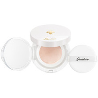 Guerlain Rozjasňovač Abeille Royale (Bee Glow Aqua Cushion) 12 ml Rozjasňovač Abeille Royale (Bee Glow Aqua Cushion) 12 ml - Odstín 02 Natural woman
