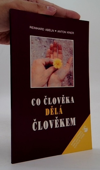 Co člověka dělá člověkem