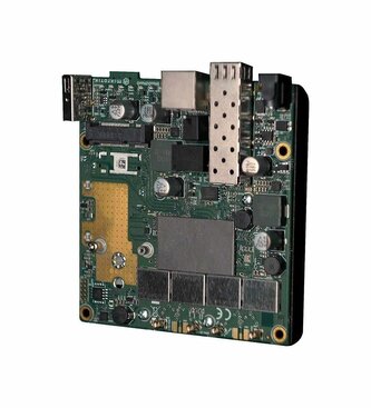 MikroTik RouterBOARD L23UGSR-5HaxD2HaxD, dual-band WiFi6, 4x MMCX, RouterOS L4 MikroTik RouterBOARD L23UGSR-5HaxD2HaxD, dual-band WiFi6, 4x MMCX, RouterOS L4