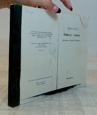 Dálkový výslech: rozhovor s Karlem Hvížďalou