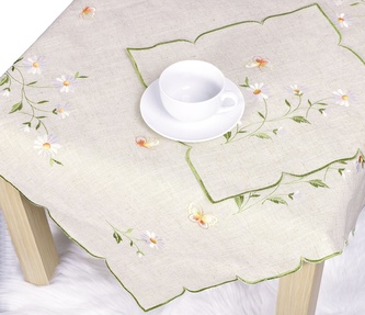 Ubrus celoroční, Kopretiny a motýli na režném vyšívaný, béžový 35 x 35 cm