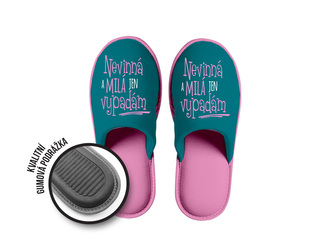 Nekupto Dárkové papuče Nevinná a milá jen vypadám