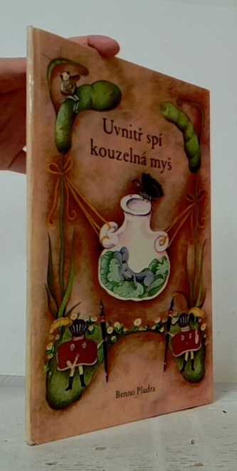 Uvnitř spí kouzelná myš
