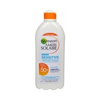 Garnier Ambre Solaire Opalovací přípravek na tělo Sensitive Advanced Milk SPF50 400 ml pro ženy