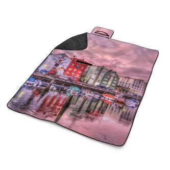 Plážová deka Barevné domky na pobřeží: 200x140 cm Plážová deka Barevné domky na pobřeží: 200x140 cm
