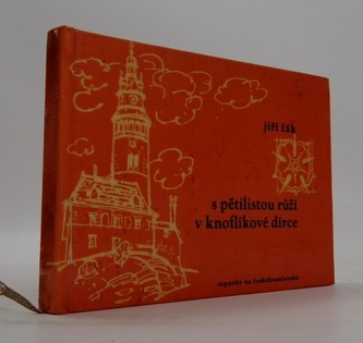 S pětilistou růží v knoflíkové dírce