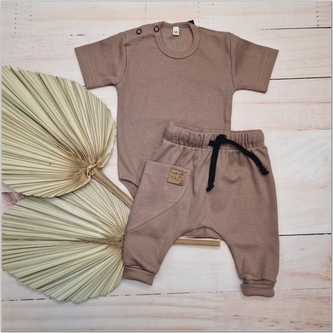 Žebrovaná souprava body kr. rukáv + tepláčky Magic, bavlna, čokoládová, vel. 74; 74 (6-9m)