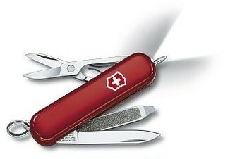 Victorinox 0.6226  SIGNATURE LITE multifunkčný nôž 58 mm, červená, LED, 7 funkcií