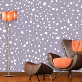 Tapeta Bílé flíčky na fialové: 336x220 cm