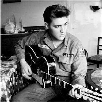 Umělecký tisk Elvis Presley - U.S Army, 40 × 40 cm
