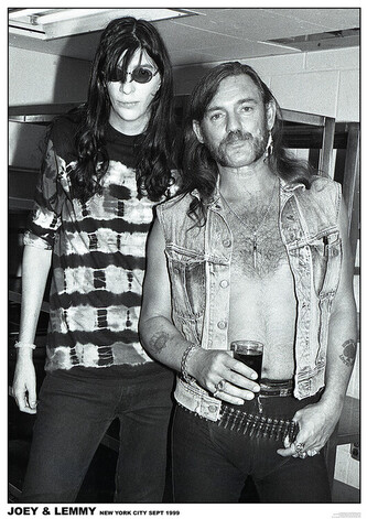 Plakát, Obraz - Joey Ramone & Lemmy Btheone - Back of a pub, 59.4 × 84 cm