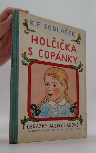 Holčička s copánky