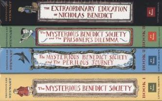 The Mysterious Benedict Society Collection, 4 Vols., Boxed Set. Die geheime Benedict-Gesellschaft, englische Ausgabe