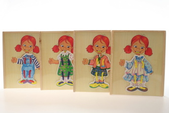 Dřevěné oblékání holka