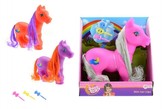 Kůň česací s hřebínkem plast 22 cm, 3 barvy (1ks v krabici)