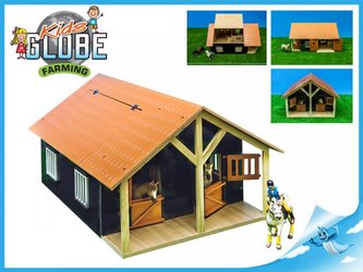 Dřevěná stáj pro koně s dílnou