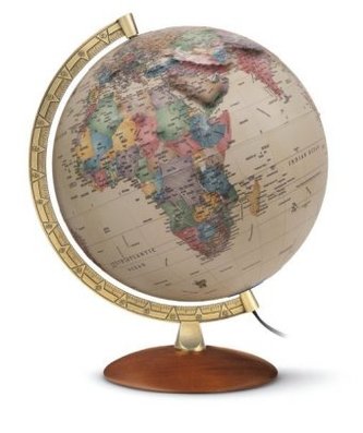 AR 3010, 3-D-Globus im Antikstil