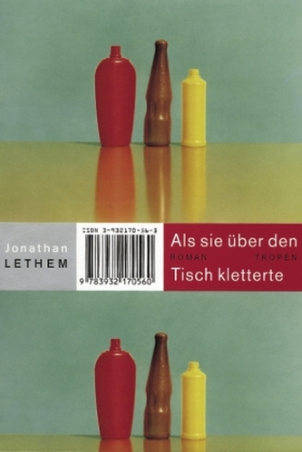 Als sie über den Tisch kletterte Als sie über den Tisch kletterte