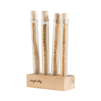 Jungle Way Čtyři zubní kartáčky sewak s pouzdry a stojánkem Jungle Way Čtyři zubní kartáčky sewak s pouzdry a stojánkem