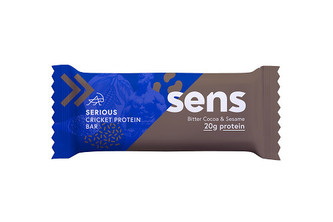 SENS SENS Serious Protein tyčinka s cvrččí moukou - Hořké kakao & Sezam 60 g
