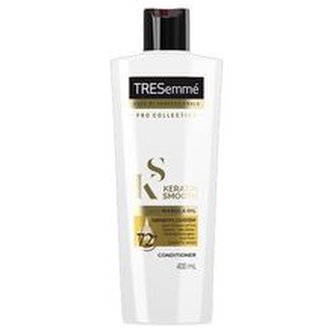 TRESemmé Kondicionér s keratinem pro hladké vlasy bez krepatění Keratin (Smooth Conditioner) Objem 100 ml woman
