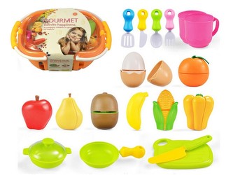 Nákupní košík s ovocem a doplňky