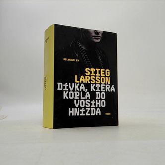 Dívka, která kopla do vosího hnízda