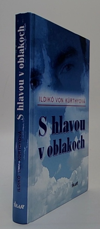 S hlavou v oblakoch