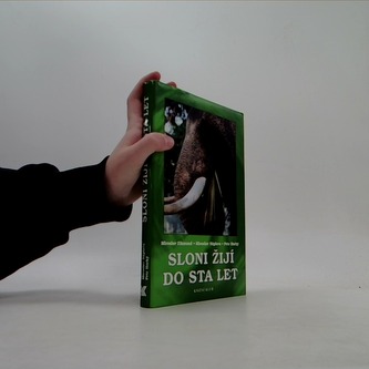 Sloni žijí do sta let